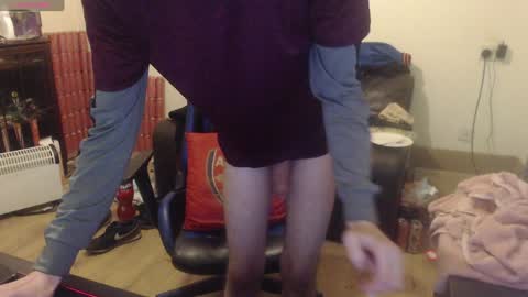 Snapshot of daver281197 chatting on December 13, 1:04 am dave online show from December 13, 1:04 am