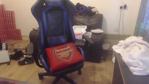 Snapshot of daver281197 chatting on January 23, 8:25 am dave online show from January 23, 8:25 am