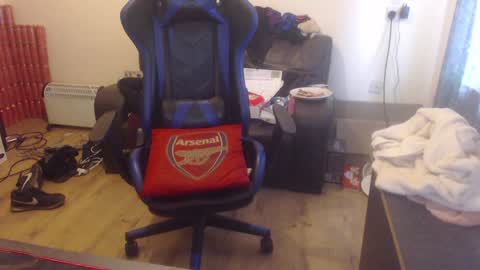 Snapshot of daver281197 chatting on February 8, 9:46 am dave online show from February 8, 9:46 am