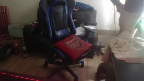 Snapshot of daver281197 chatting on October 24, 11:17 am dave online show from October 24, 11:17 am