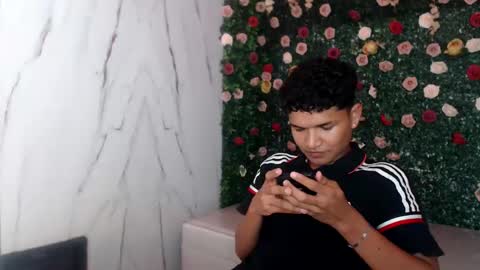Snapshot of davexxx_ chatting on June 10, 1:06 am Dave online show from June 10, 1:06 am