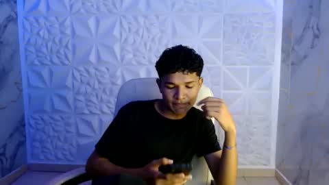 Snapshot of davexxx_ chatting on June 11, 2:44 am Dave online show from June 11, 2:44 am