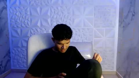 Snapshot of davexxx_ chatting on June 11, 2:53 am Dave online show from June 11, 2:53 am