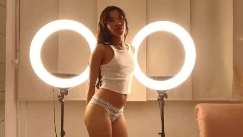 Snapshot of daviana_hill chatting on December 5, 11:52 am daviana_hill online show from December 5, 11:52 am