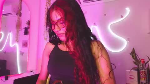 Snapshot of daviana_hill_ chatting on March 21, 1:26 pm Davi online show from March 21, 1:26 pm