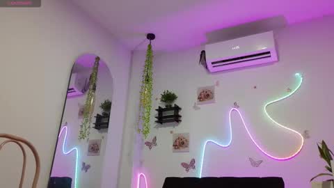 Snapshot of daviana_hill_ chatting on March 27, 10:26 am Davi online show from March 27, 10:26 am