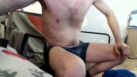Snapshot of david1982yesyes chatting on April 19, 8:13 am david1982yesyes online show from April 19, 8:13 am