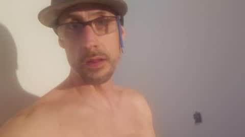 Snapshot of david1982yesyes chatting on May 23, 12:38 am david1982yesyes online show from May 23, 12:38 am