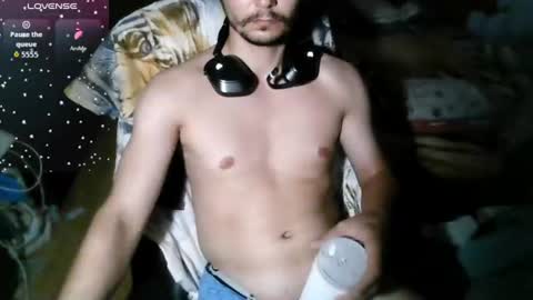 Snapshot of david337607 chatting on July 18, 6:12 pm david337607 online show from July 18, 6:12 pm