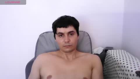 Snapshot of david337607 chatting on August 3, 7:51 am david337607 online show from August 3, 7:51 am