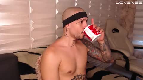 David col11 online show from November 3, 8:10 pm