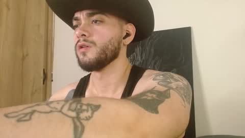 Snapshot of david_franco1 chatting on February 14, 4:31 am Twitter davidsanctum online show from February 14, 4:31 am