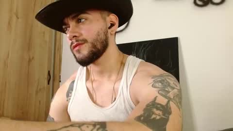 Snapshot of david_franco1 chatting on February 20, 6:48 am Twitter davidsanctum online show from February 20, 6:48 am