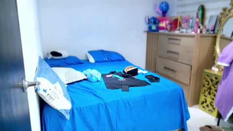 Snapshot of david_hot44 chatting on November 9, 6:12 am david_hot44 online show from November 9, 6:12 am