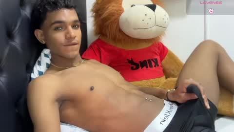 david_hot44 online show from May 9, 4:28 am