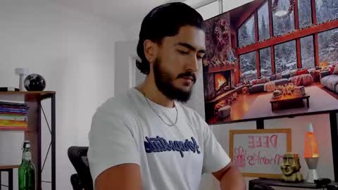 Hey im David that loves to explore and speak their fantasies. Very open talktative and nice. Feel free to chat with me online show from December 11, 2:54 pm