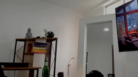 Hey im David that loves to explore and speak their fantasies. Very open talktative and nice. Feel free to chat with me online show from December 14, 2:31 pm