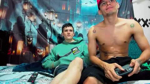 Snapshot of david_latin666_ chatting on November 4, 12:54 am David online show from November 4, 12:54 am