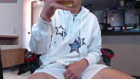 Snapshot of david_savage_ chatting on October 21, 12:06 pm david online show from October 21, 12:06 pm