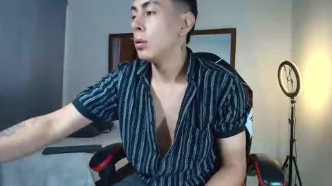 Snapshot of david_savage_ chatting on May 2, 11:15 am david online show from May 2, 11:15 am