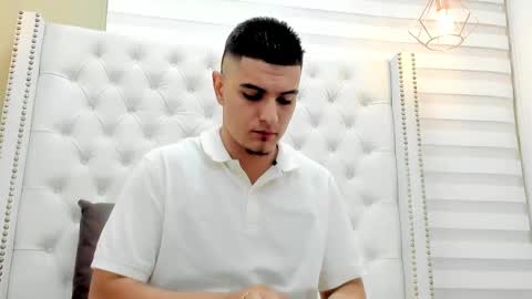 Snapshot of david_victoriaa chatting on September 20, 3:40 am david_victoriaa online show from September 20, 3:40 am