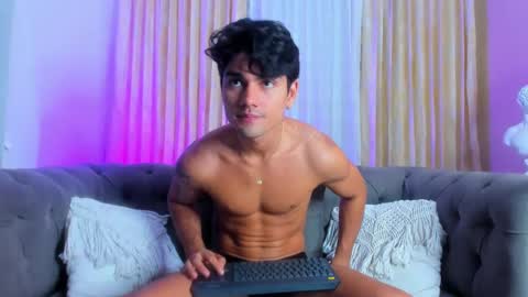 Snapshot of davidaponte017 chatting on December 30, 8:54 am davidaponte online show from December 30, 8:54 am