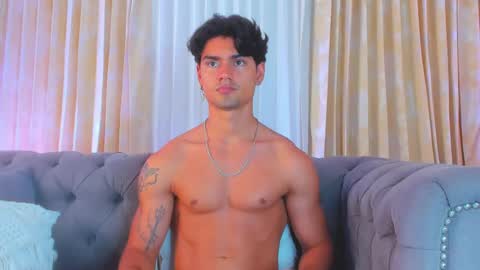 Snapshot of davidaponte017 chatting on February 24, 8:47 pm davidaponte online show from February 24, 8:47 pm