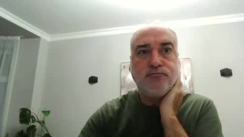 Snapshot of davidaus007 chatting on January 17, 3:44 am David online show from January 17, 3:44 am