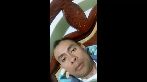 Snapshot of davidcamelo chatting on December 29, 3:24 pm davidcamelo online show from December 29, 3:24 pm