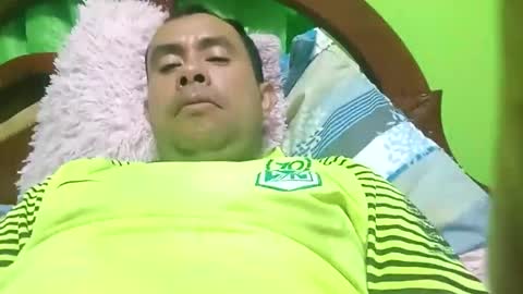 Snapshot of davidcamelo chatting on April 16, 4:46 am davidcamelo online show from April 16, 4:46 am