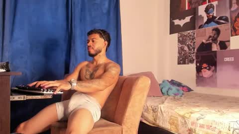 Snapshot of davide_daniels chatting on March 23, 12:53 pm Davide online show from March 23, 12:53 pm