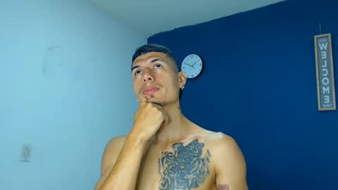 Snapshot of davidgalvis1 chatting on December 20, 4:04 pm David Galvis - independent model online show from December 20, 4:04 pm