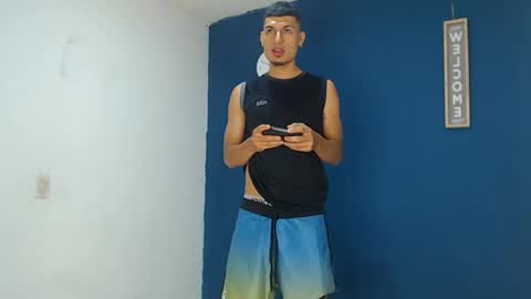 Snapshot of davidgalvis1 chatting on December 28, 11:59 pm David Galvis - independent model online show from December 28, 11:59 pm