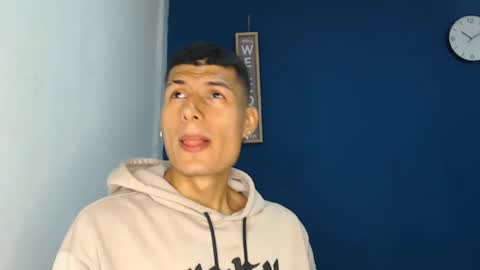 Snapshot of davidgalvis1 chatting on January 9, 11:45 pm David Galvis - independent model online show from January 9, 11:45 pm