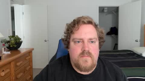 Snapshot of davidmdrake chatting on March 1, 8:44 pm davidmdrake online show from March 1, 8:44 pm