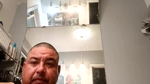 Snapshot of davidzhere222800 chatting on November 15, 7:49 am davidzhere222800 online show from November 15, 7:49 am