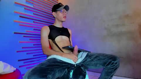daviid_huge online show from October 31, 1:45 pm