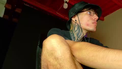 Snapshot of daviid_huge chatting on July 25, 7:50 am daviid_huge online show from July 25, 7:50 am