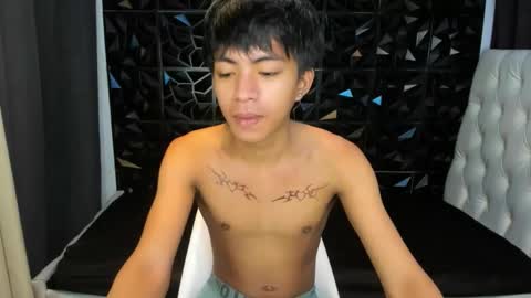 Snapshot of davincihugecock chatting on March 27, 5:56 pm daniel online show from March 27, 5:56 pm