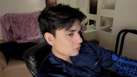 davoxer online show from May 2, 3:44 am