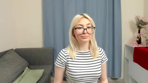 Snapshot of dawnalder chatting on February 5, 5:31 pm dawnalder online show from February 5, 5:31 pm