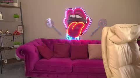 Snapshot of dawngwin chatting on March 17, 1:36 pm DawnGwin Sasha online show from March 17, 1:36 pm