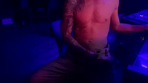 day  tripper online show from December 3, 9:22 am