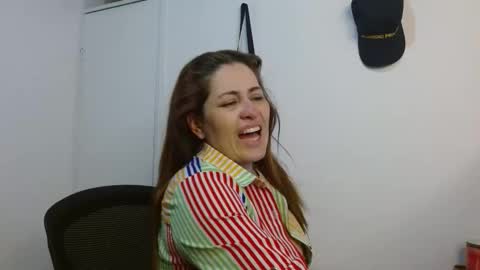 Snapshot of dayan_hanks chatting on February 19, 10:22 am dayan online show from February 19, 10:22 am