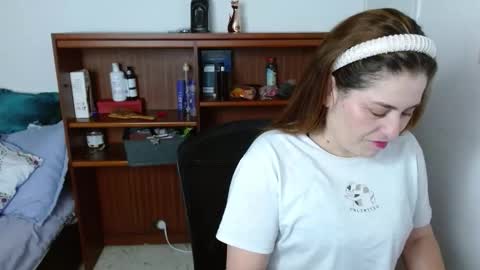 Snapshot of dayan_hanks chatting on May 8, 11:21 pm dayan online show from May 8, 11:21 pm