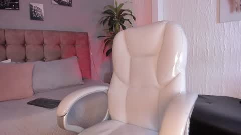 Snapshot of dayan_rose_ chatting on June 13, 10:18 pm Dayan online show from June 13, 10:18 pm