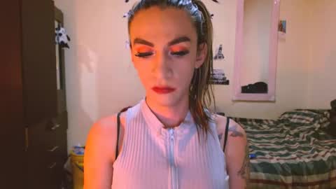 dayanna_01_ online show from May 12, 4:48 pm