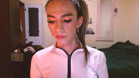 dayanna_01_ online show from June 1, 1:07 am