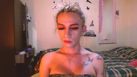 dayanna_01_ online show from July 11, 8:33 pm