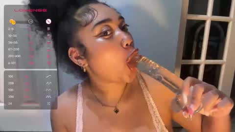 Snapshot of dayqueen1 chatting on September 21, 9:11 am dayqueen1 online show from September 21, 9:11 am